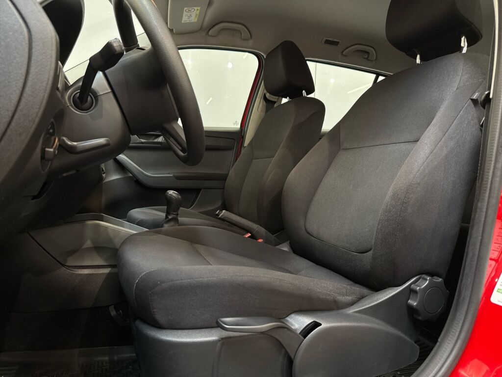 Skoda Fabia 2017 Punainen