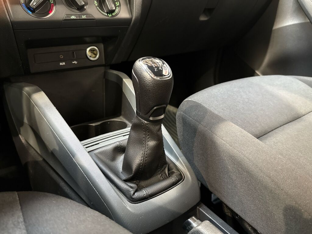 Skoda Fabia 2017 Punainen