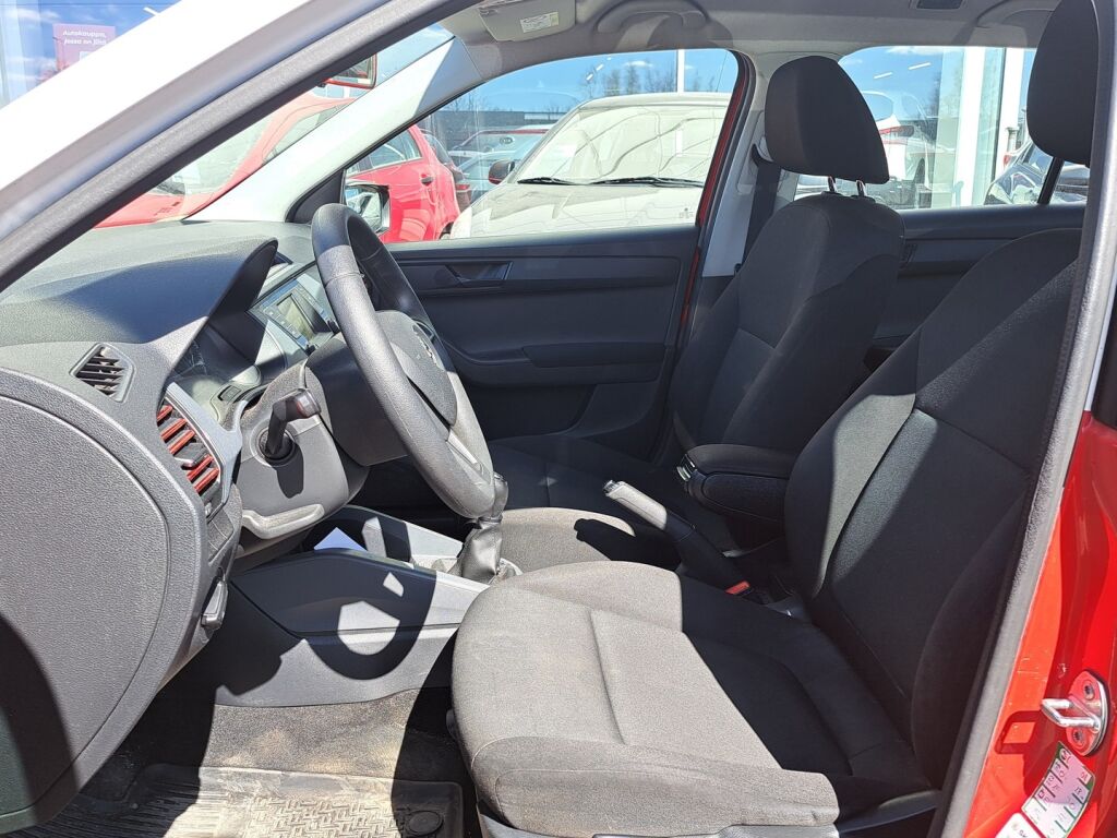 Skoda Fabia 2017 Punainen