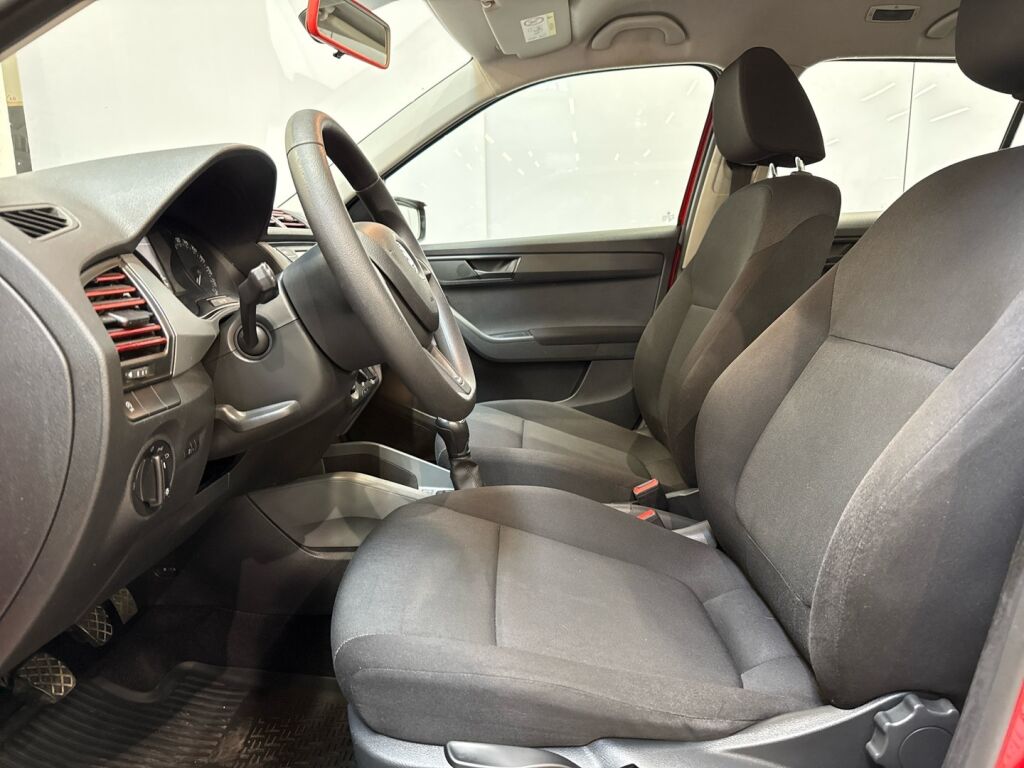 Skoda Fabia 2017 Punainen