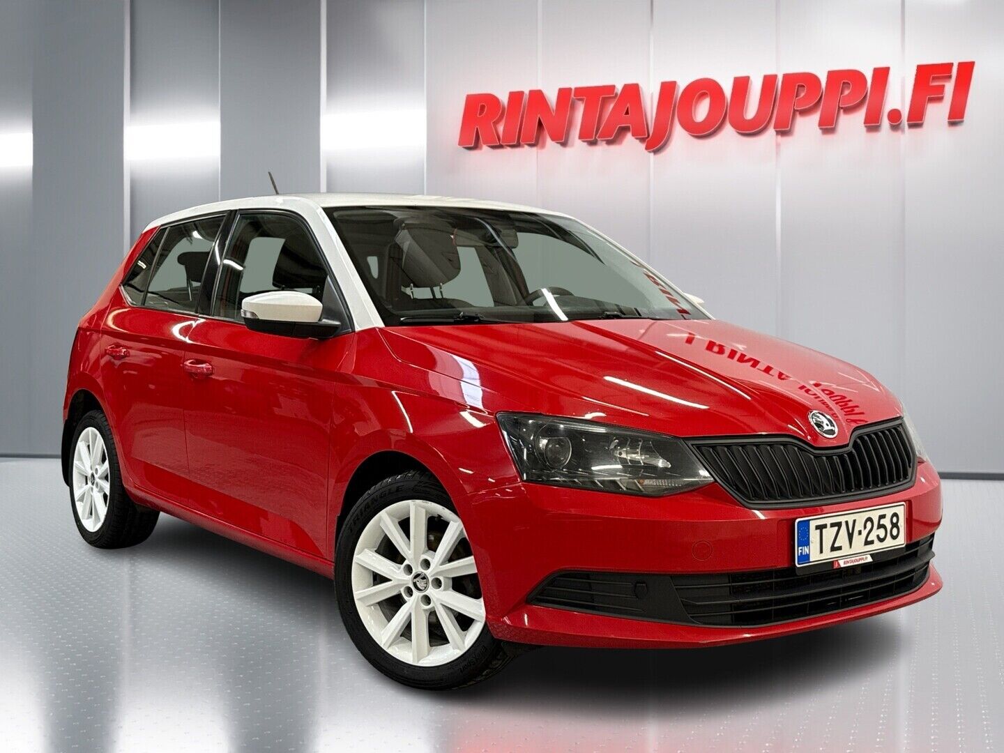 Punainen Skoda Fabia