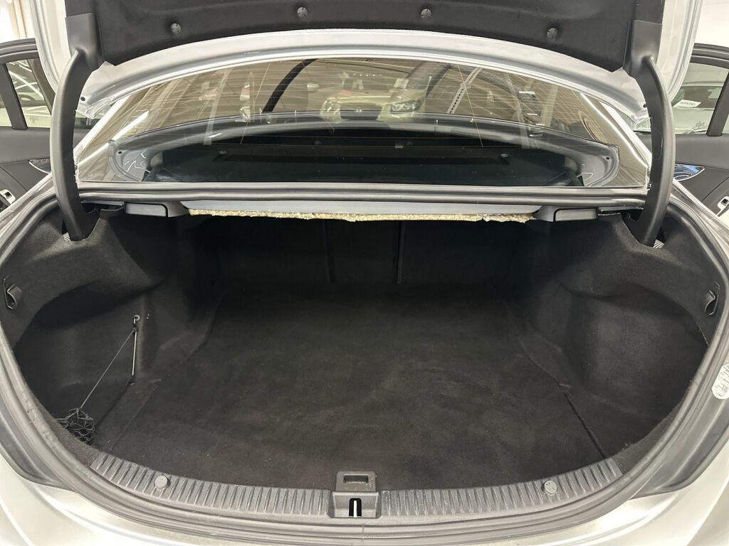 Mercedes-Benz C 2016 Harmaa