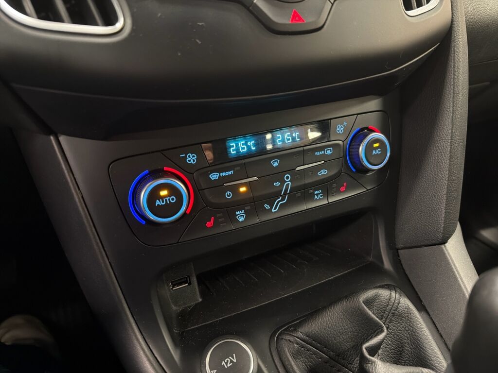 Ford Focus 2015 Valkoinen