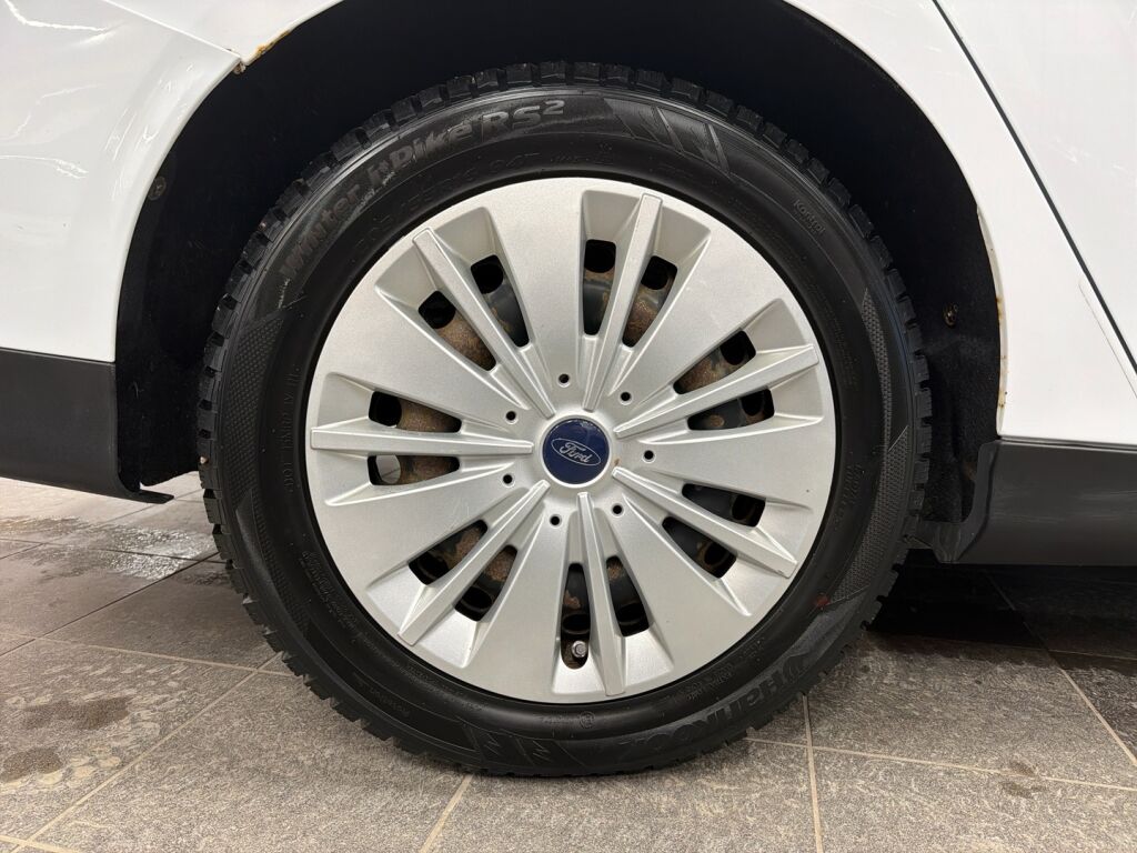 Ford Focus 2015 Valkoinen