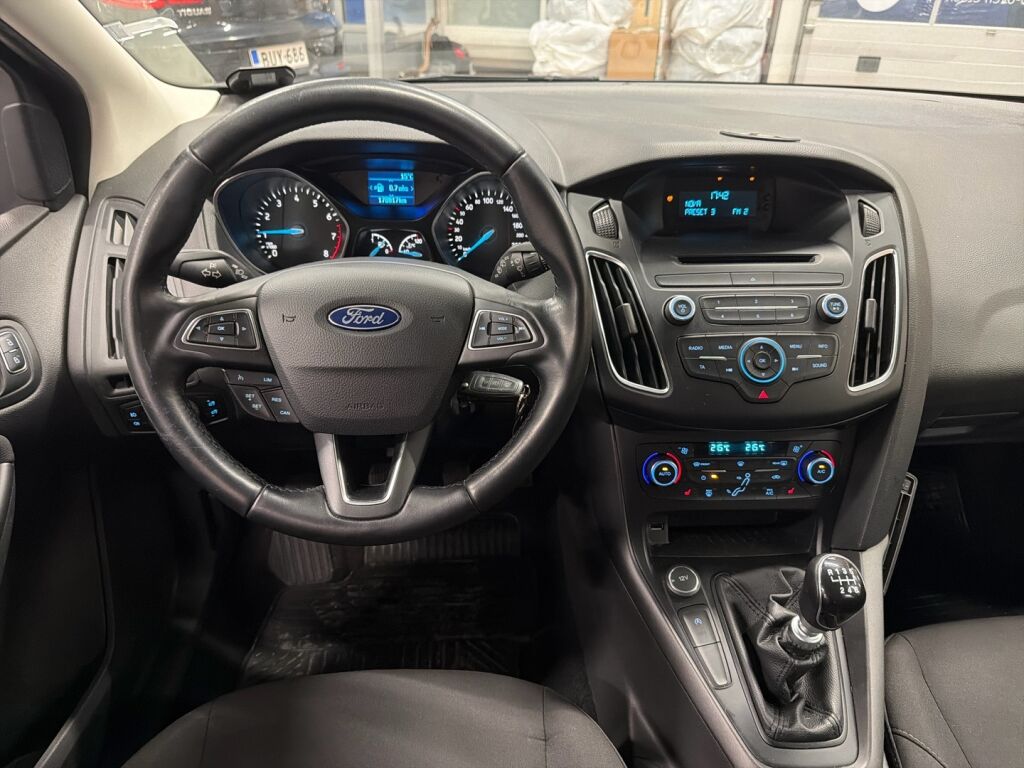 Ford Focus 2015 Valkoinen