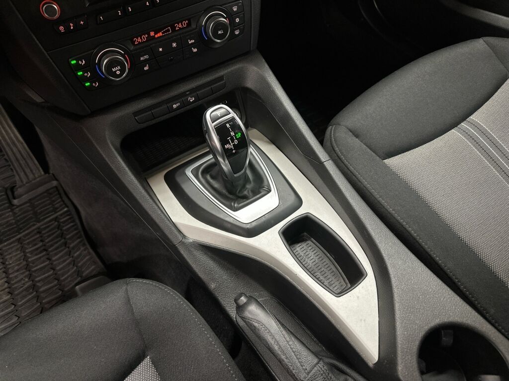 BMW X1 2011 Musta