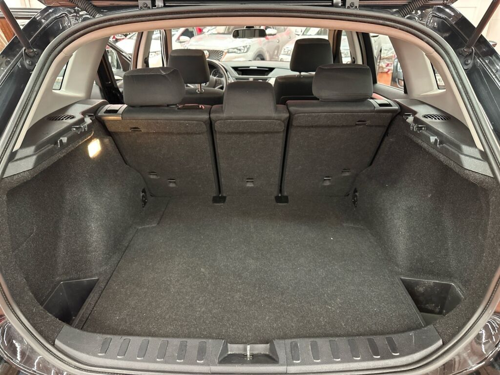 BMW X1 2011 Musta