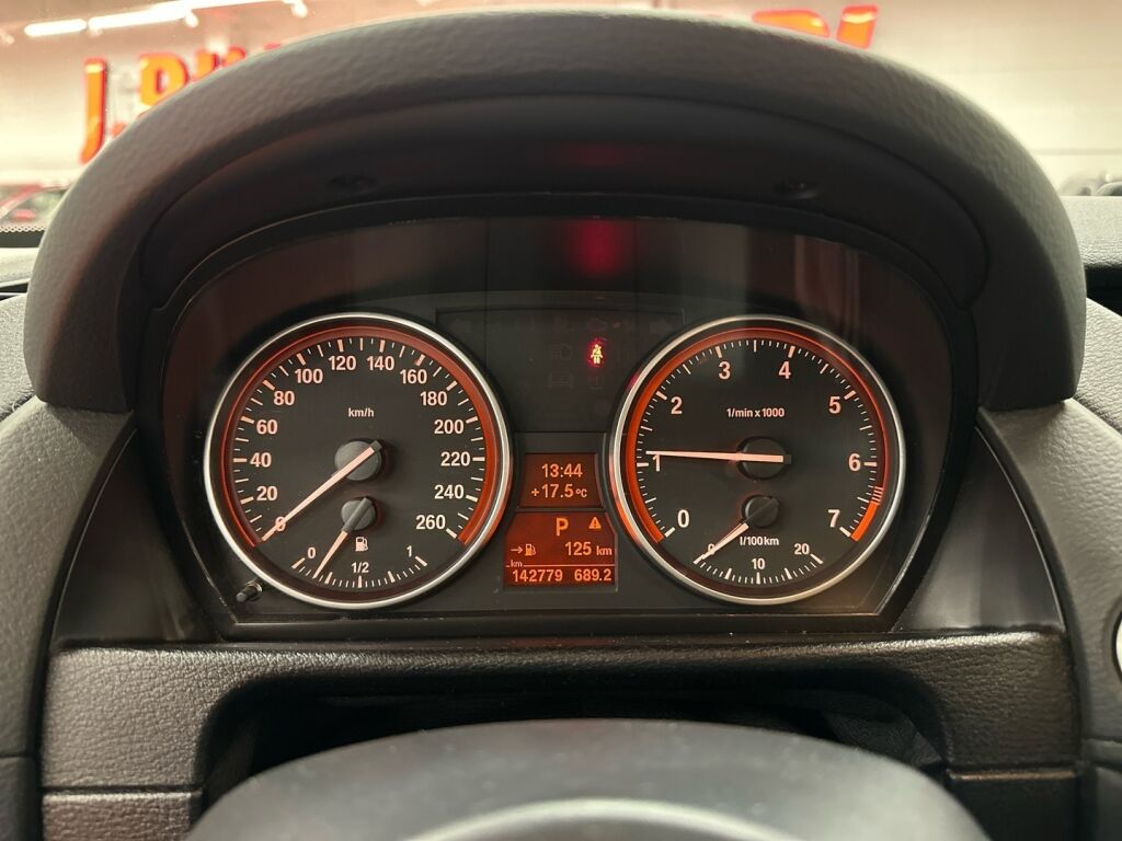 BMW X1 2011 Musta