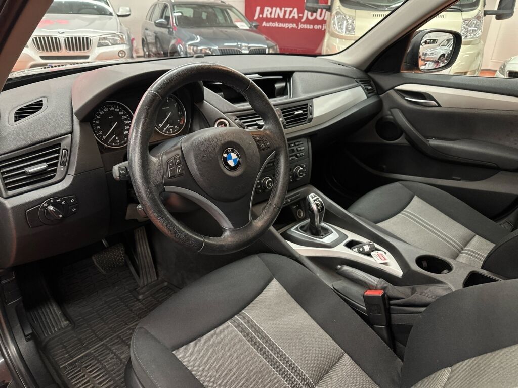 BMW X1 2011 Musta