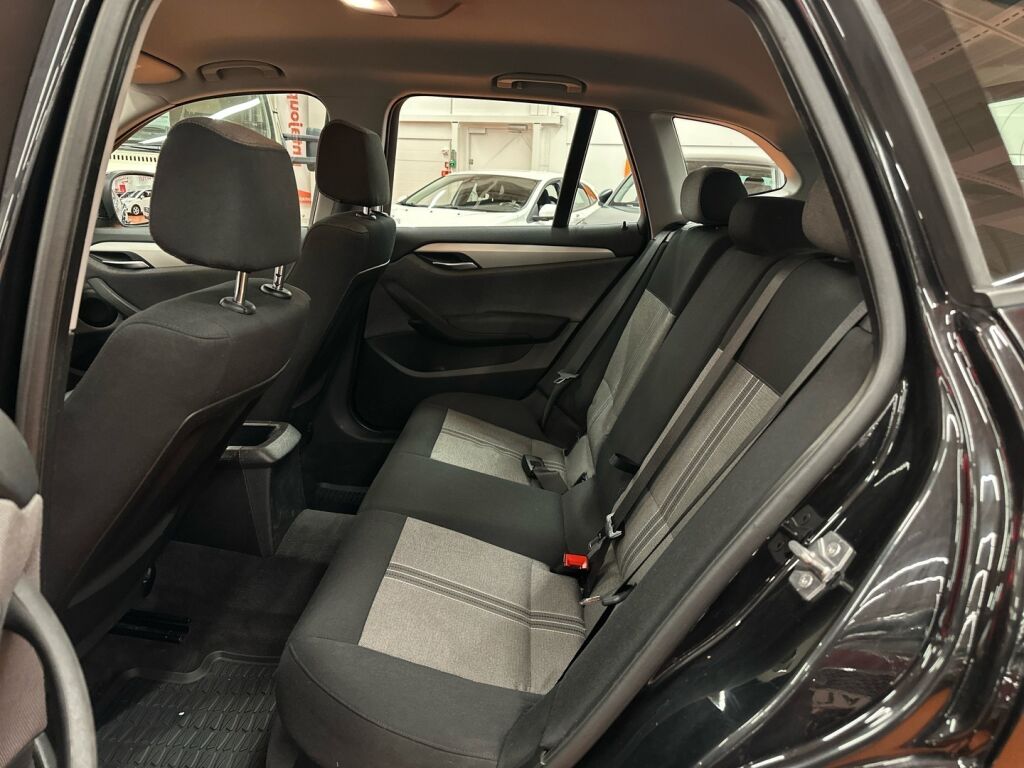 BMW X1 2011 Musta