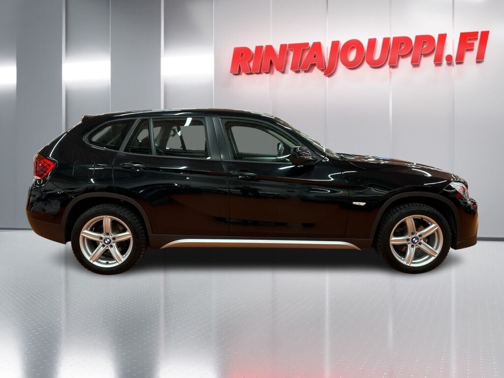 BMW X1 2011 Musta