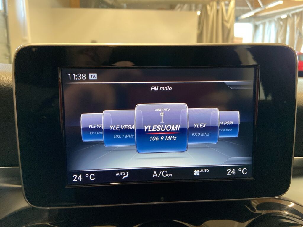 Mercedes-Benz C 2015 Valkoinen