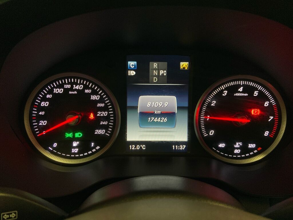 Mercedes-Benz C 2015 Valkoinen