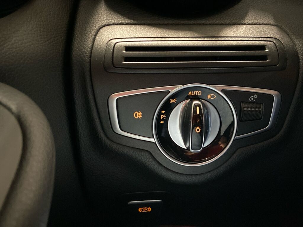 Mercedes-Benz C 2015 Valkoinen