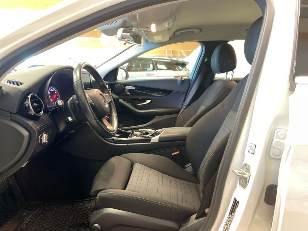 Mercedes-Benz C 2015 Valkoinen