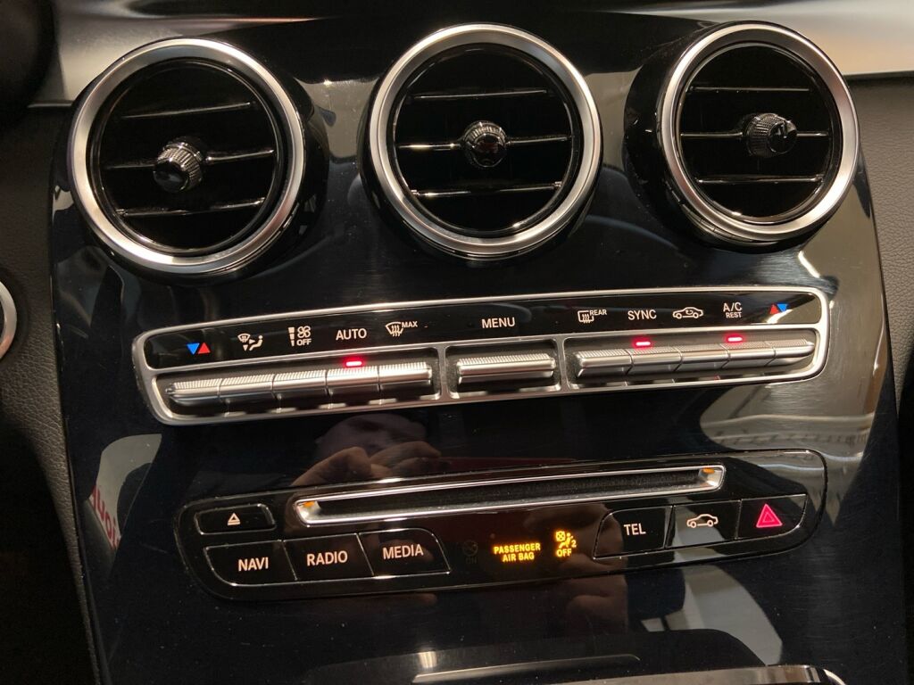 Mercedes-Benz C 2015 Valkoinen