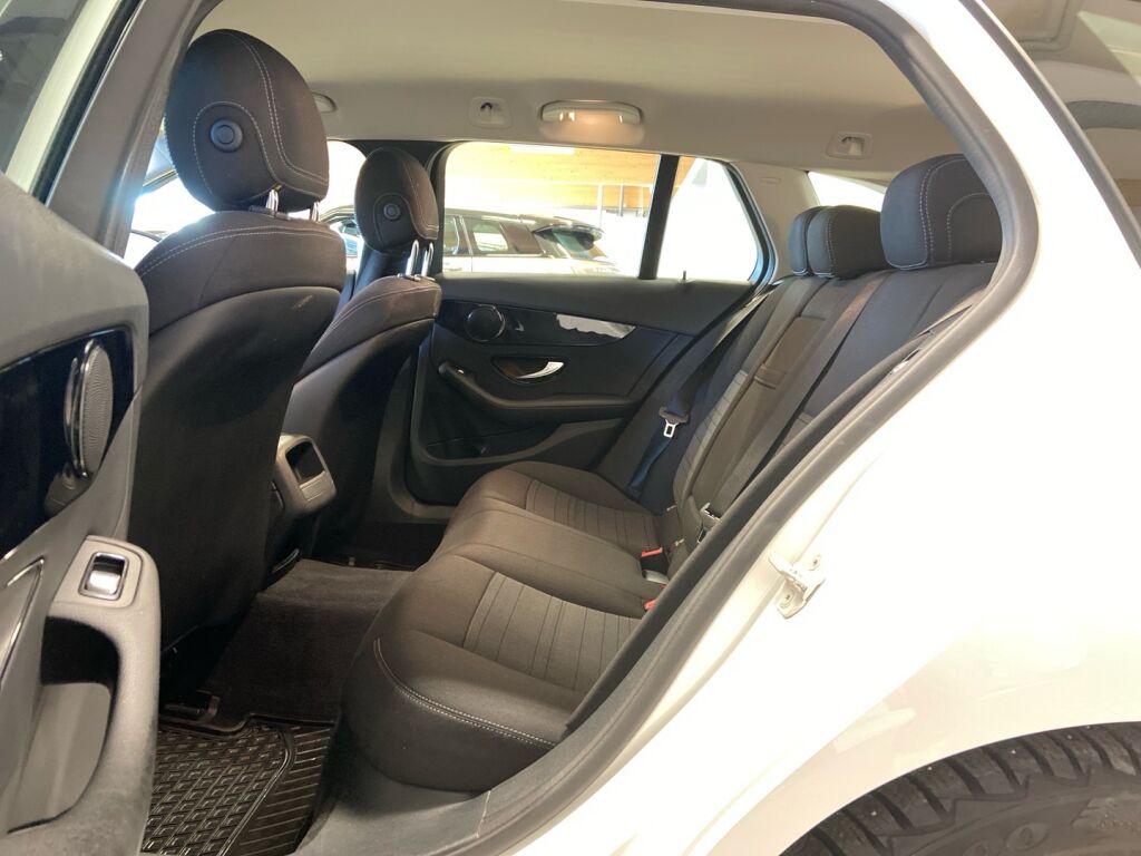 Mercedes-Benz C 2015 Valkoinen