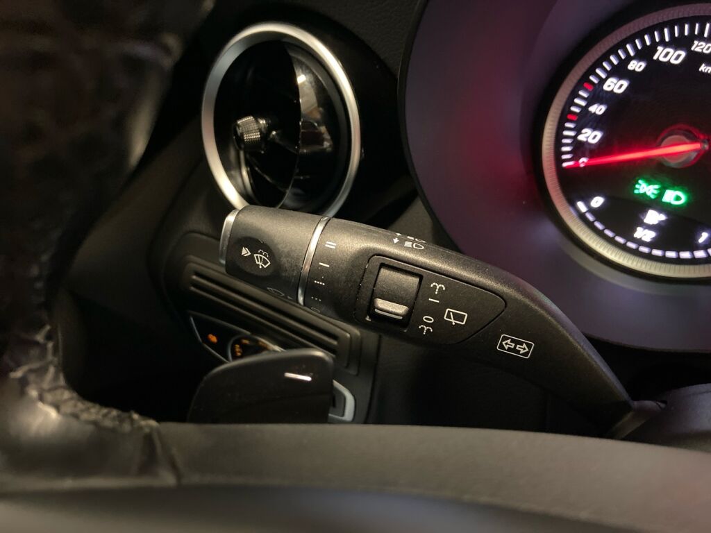 Mercedes-Benz C 2015 Valkoinen