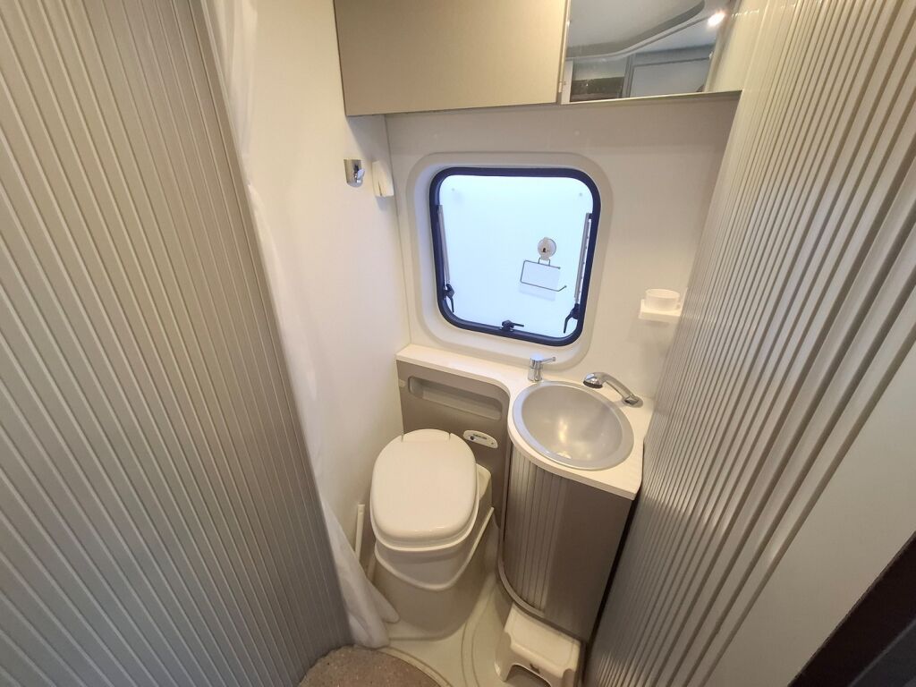 Adria Twin 600 SPT 2016 Harmaa