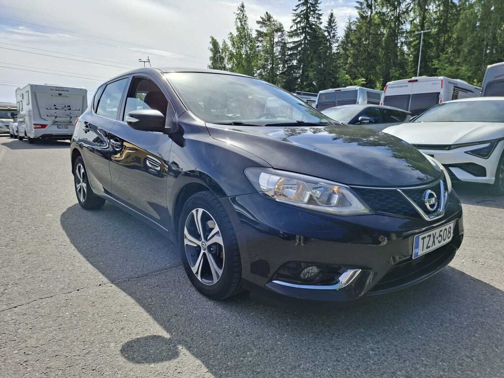 Nissan Pulsar 2015 Musta