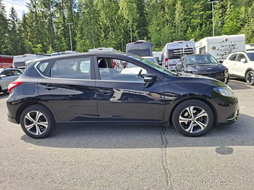 Nissan Pulsar 2015 Musta
