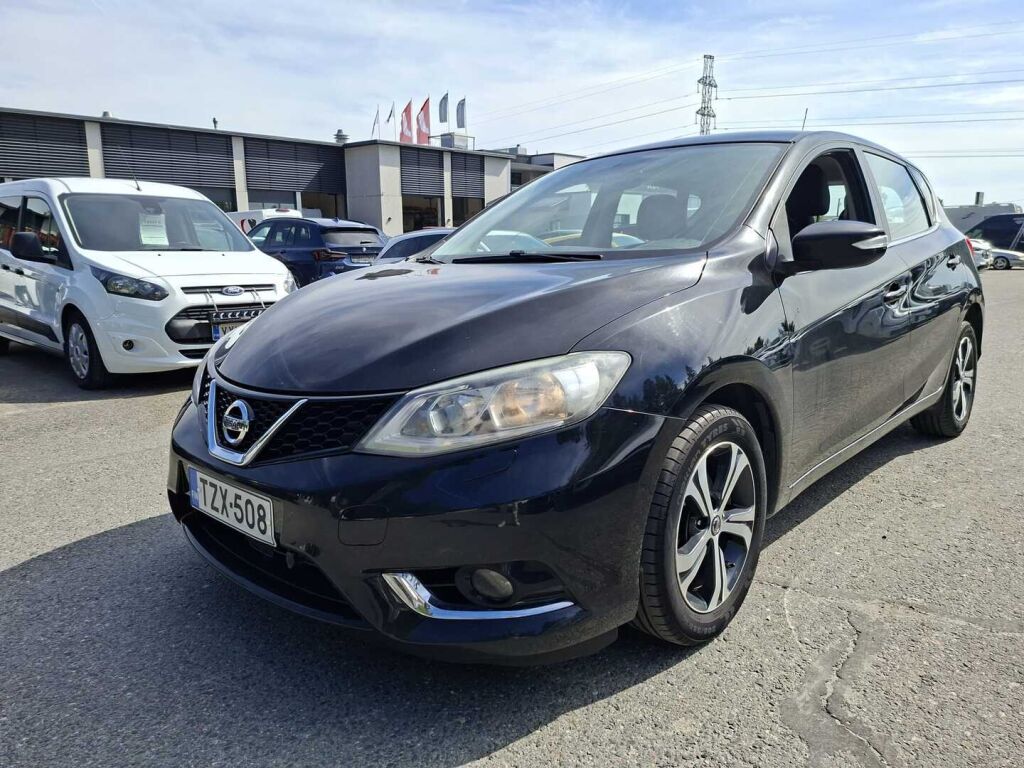 Nissan Pulsar 2015 Musta