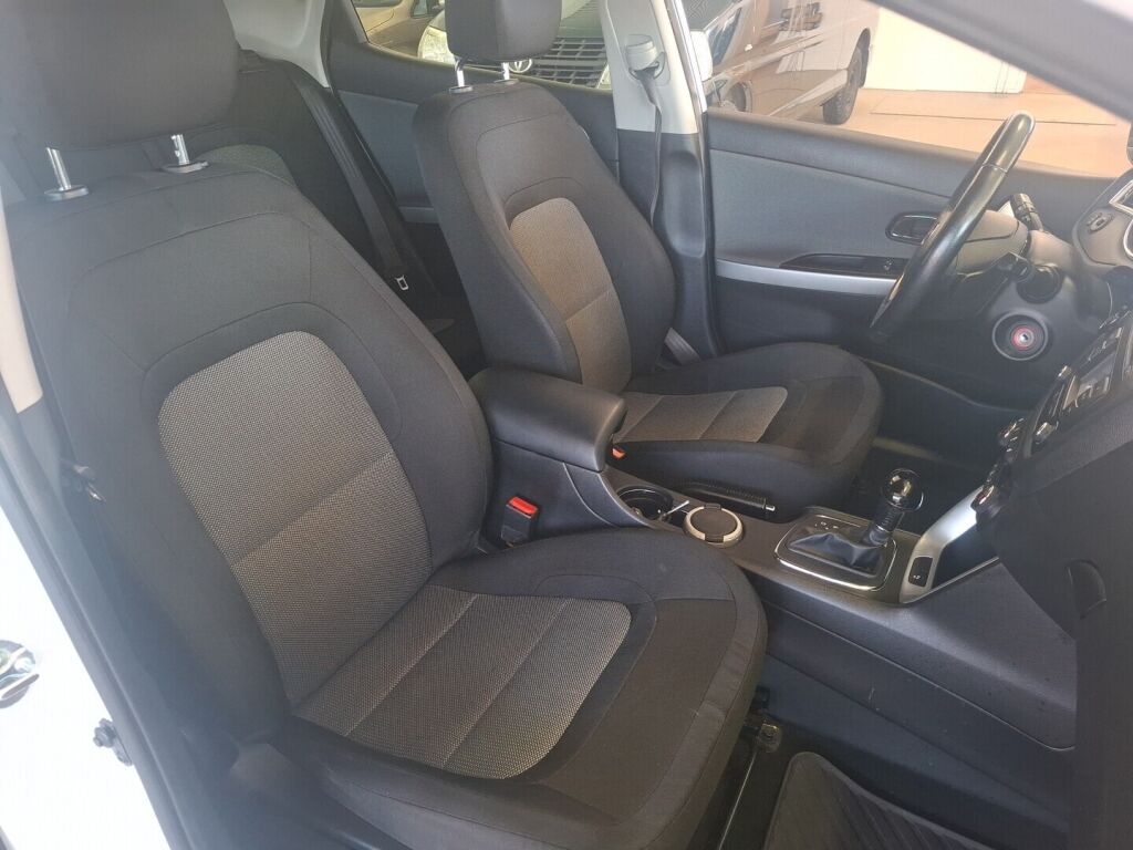 Kia Ceed 2015 Valkoinen