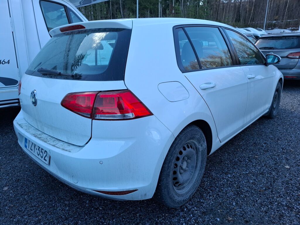 Volkswagen Golf 2016 Valkoinen