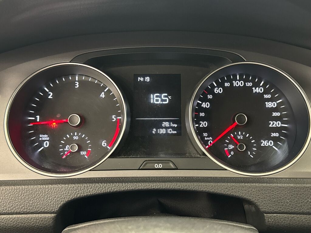 Volkswagen Golf 2016 Valkoinen