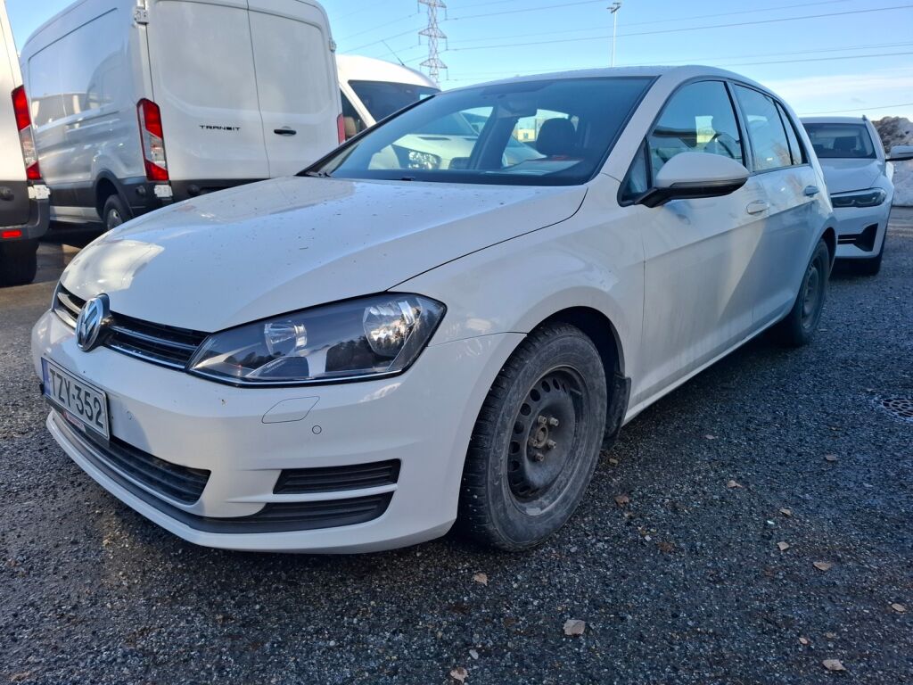 Volkswagen Golf 2016 Valkoinen