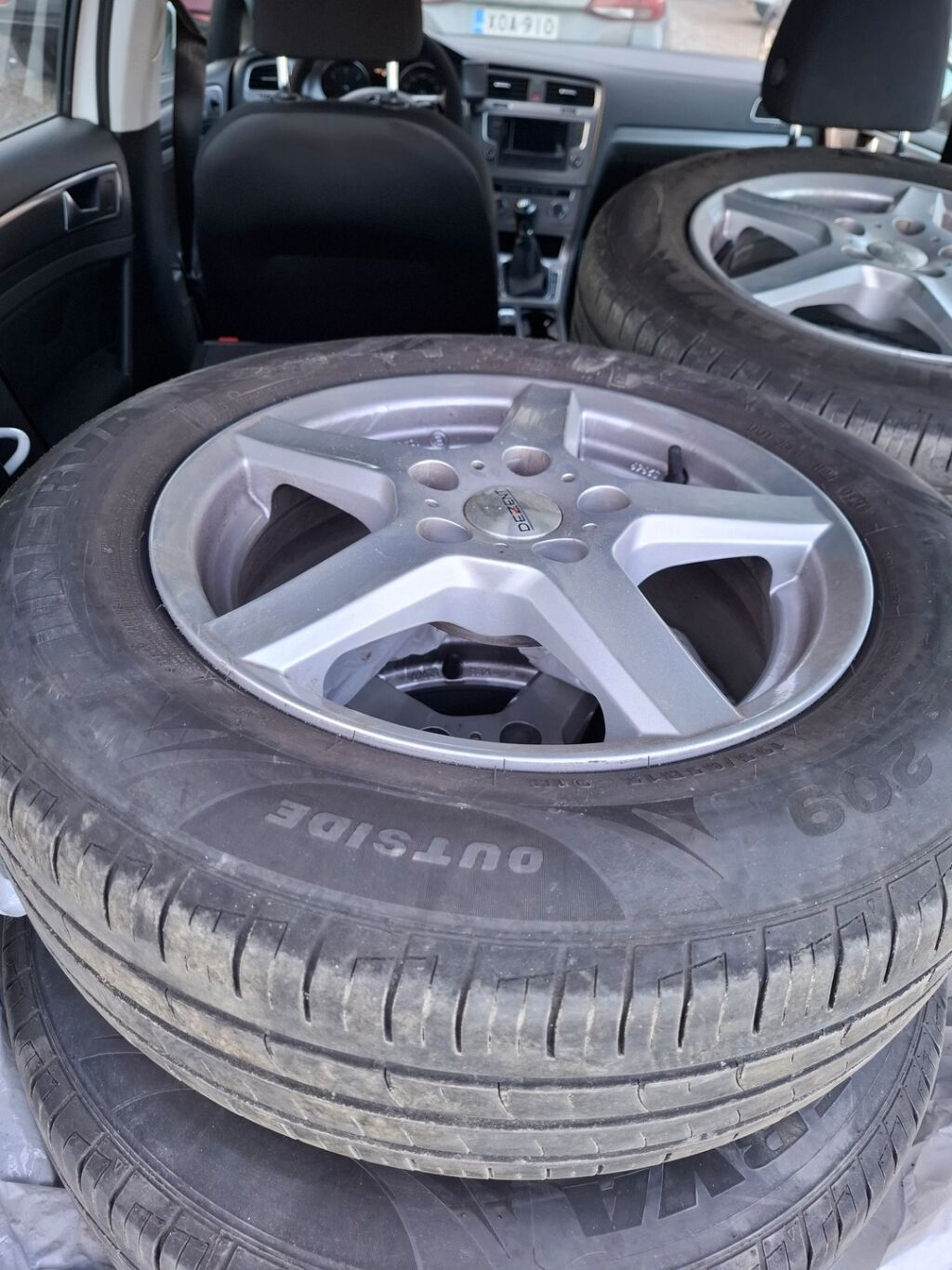 Volkswagen Golf 2016 Valkoinen