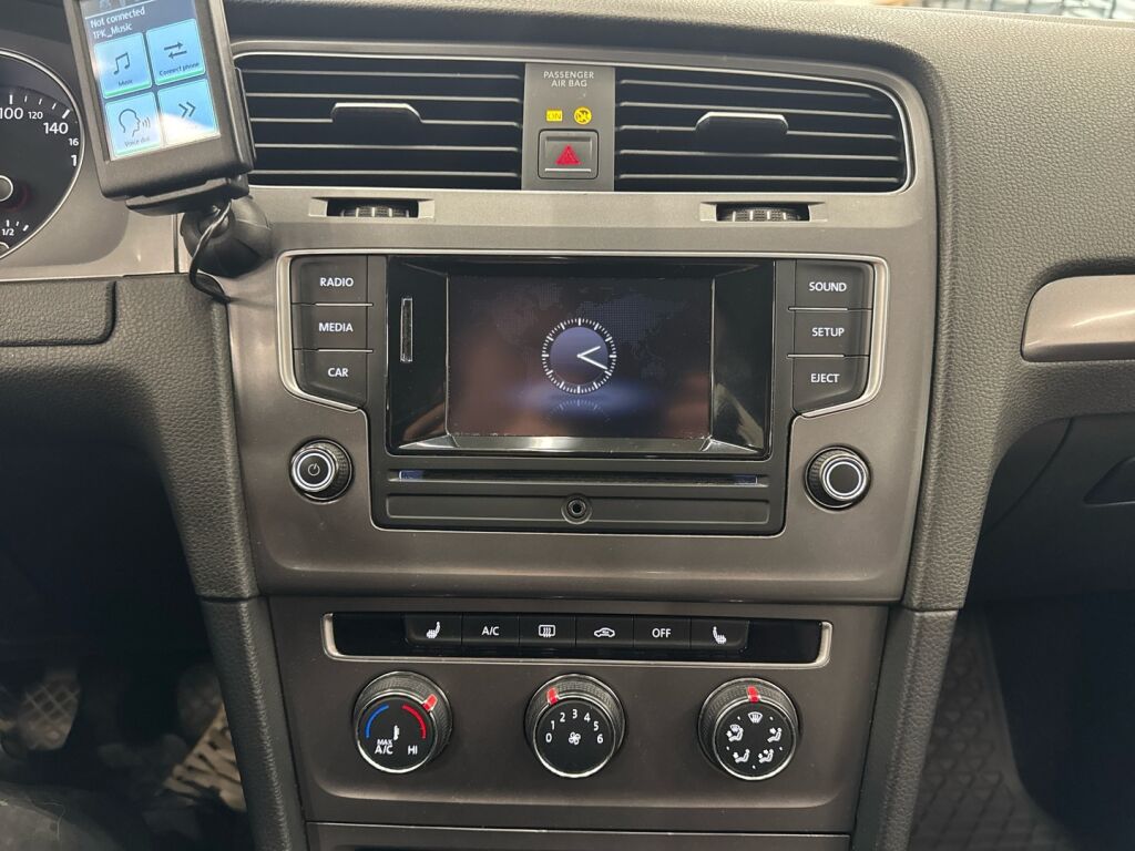 Volkswagen Golf 2016 Valkoinen