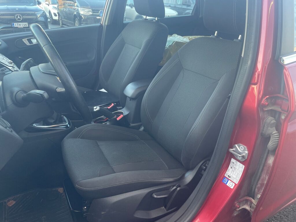 Ford Fiesta 2015 Punainen