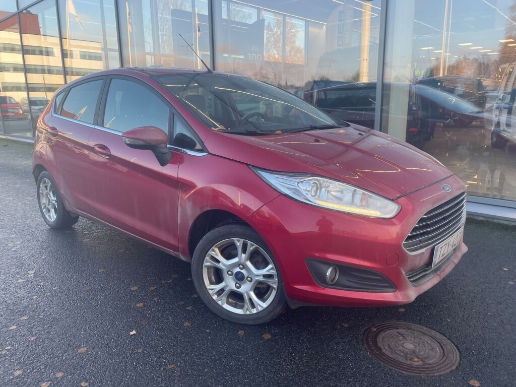 Ford Fiesta 2015 Punainen