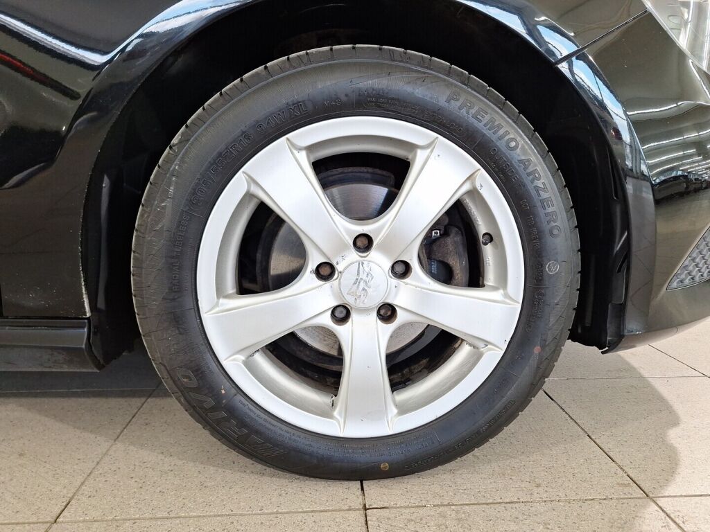 Mercedes-Benz A 2014 Musta