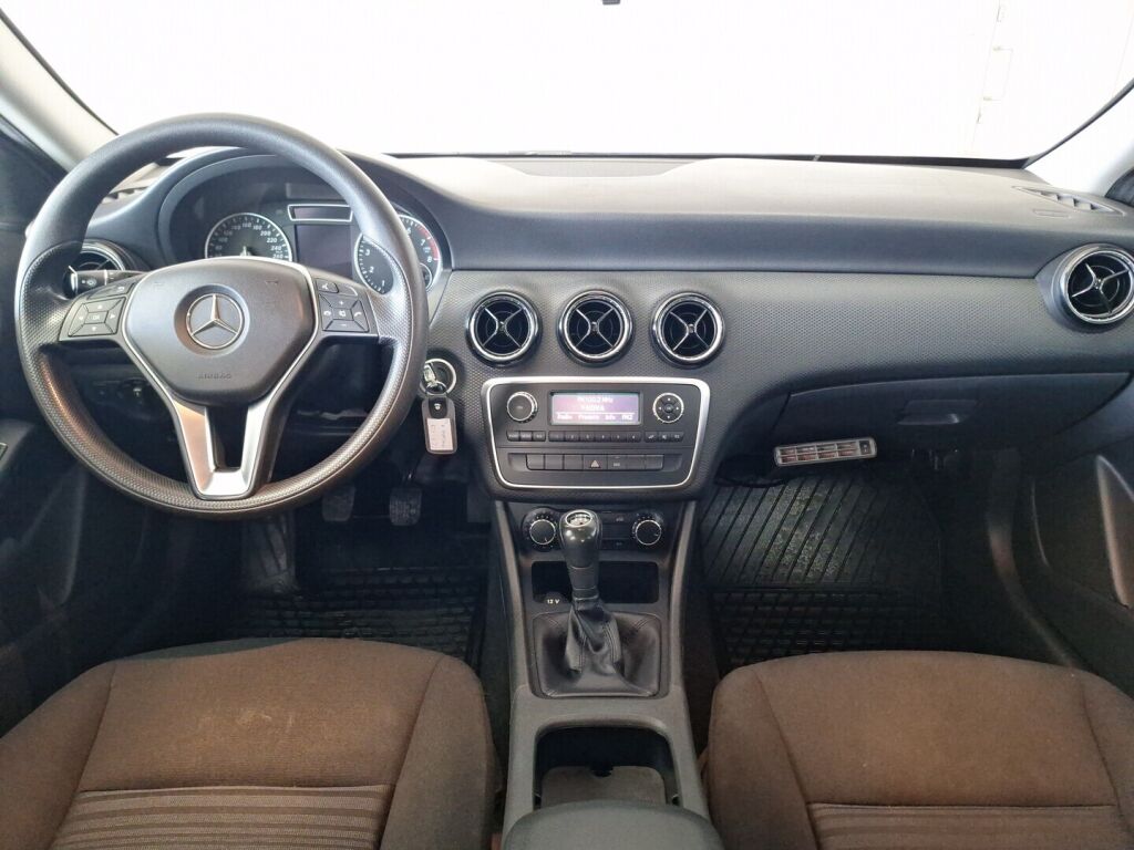 Mercedes-Benz A 2014 Musta