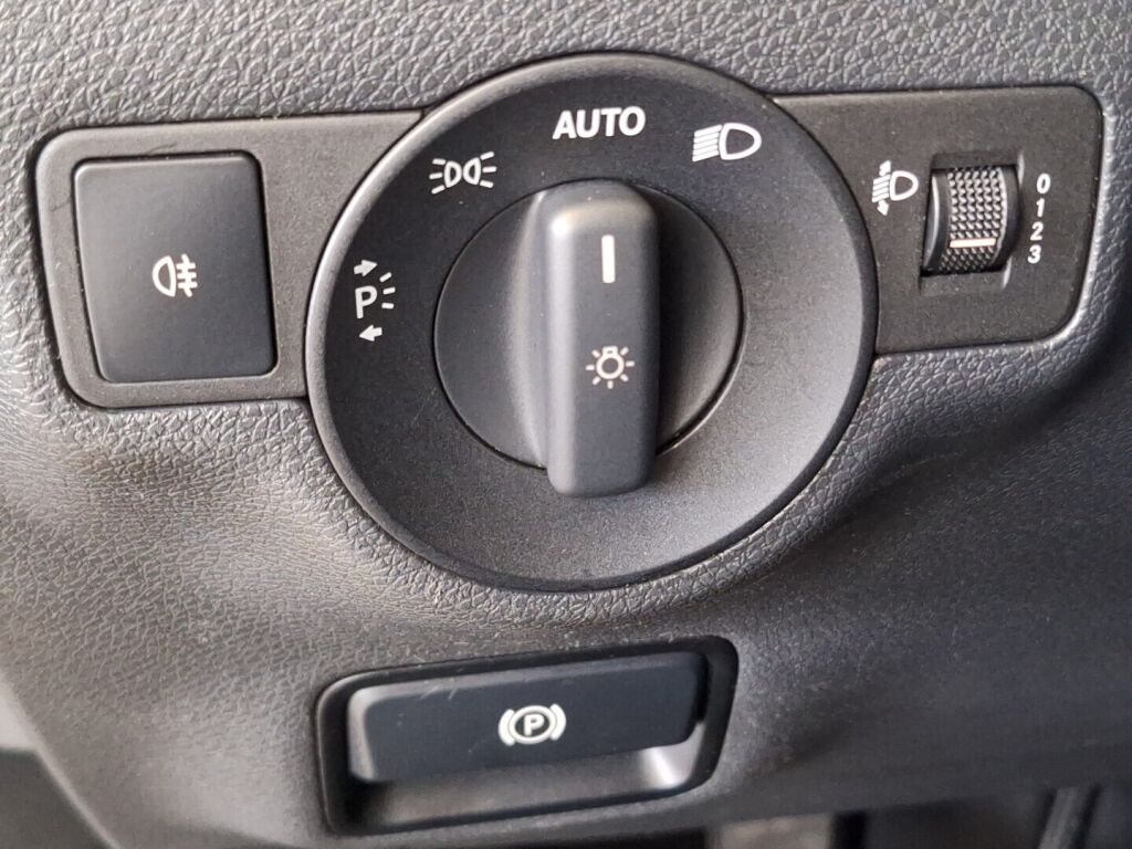 Mercedes-Benz A 2014 Musta