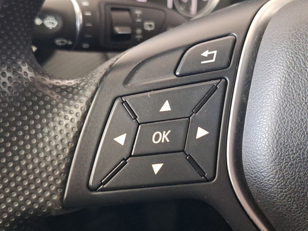 Mercedes-Benz A 2014 Musta