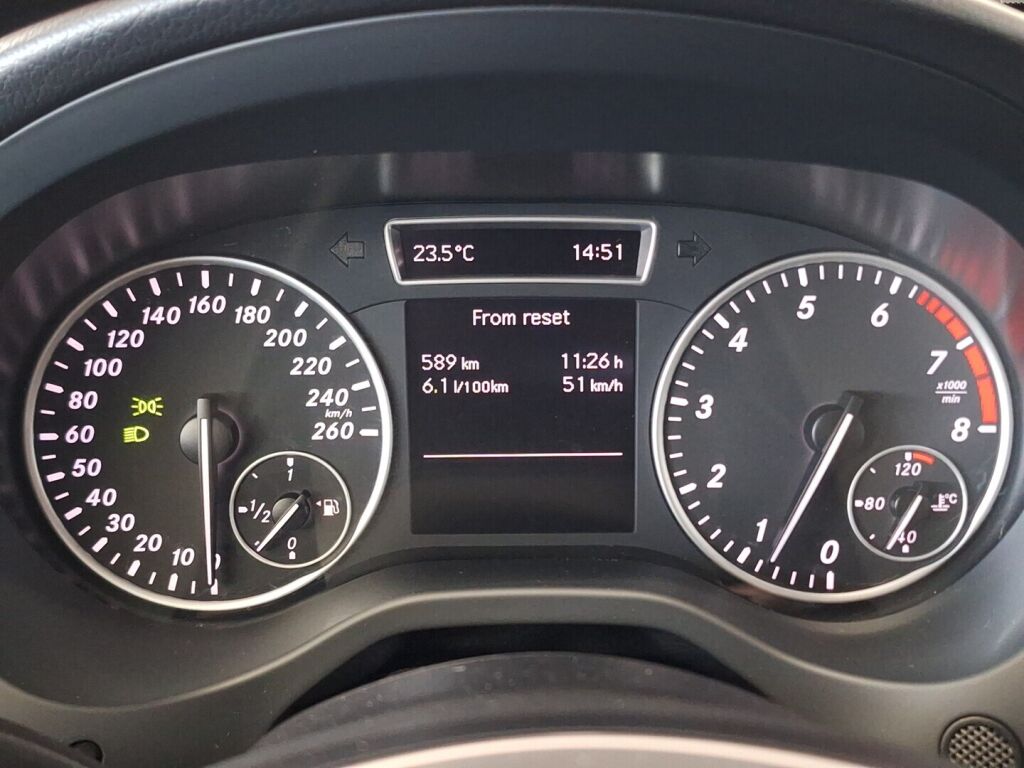 Mercedes-Benz A 2014 Musta