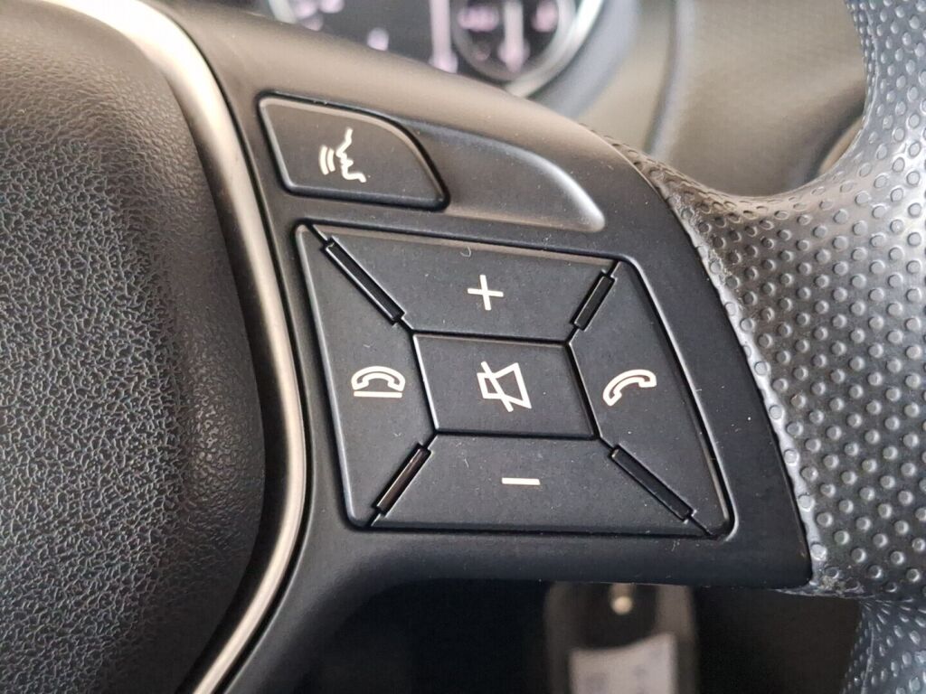 Mercedes-Benz A 2014 Musta