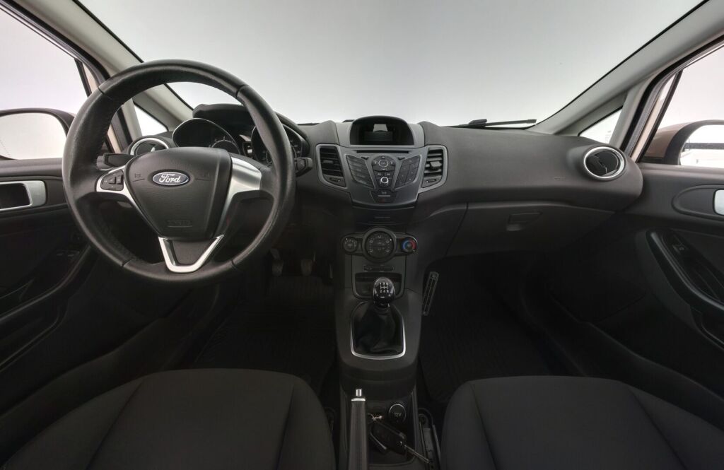 Ford Fiesta 2015 Ruskea (beige)
