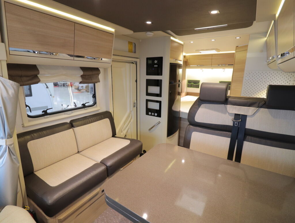 Adria MATRIX M 650 SF 2015 Valkoinen