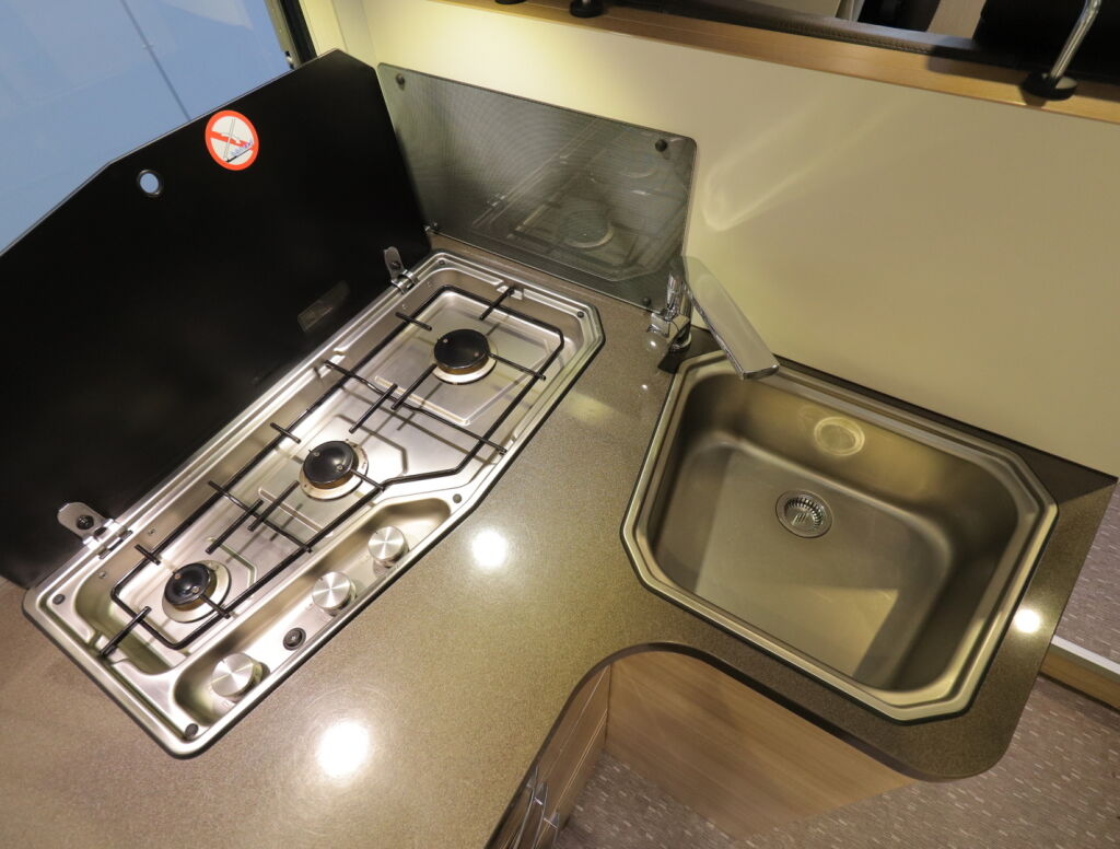 Adria MATRIX M 650 SF 2015 Valkoinen