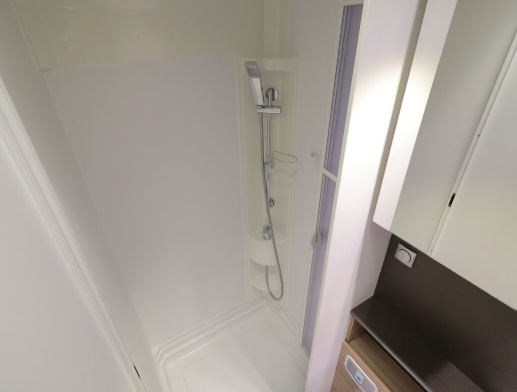 Adria MATRIX M 650 SF 2015 Valkoinen