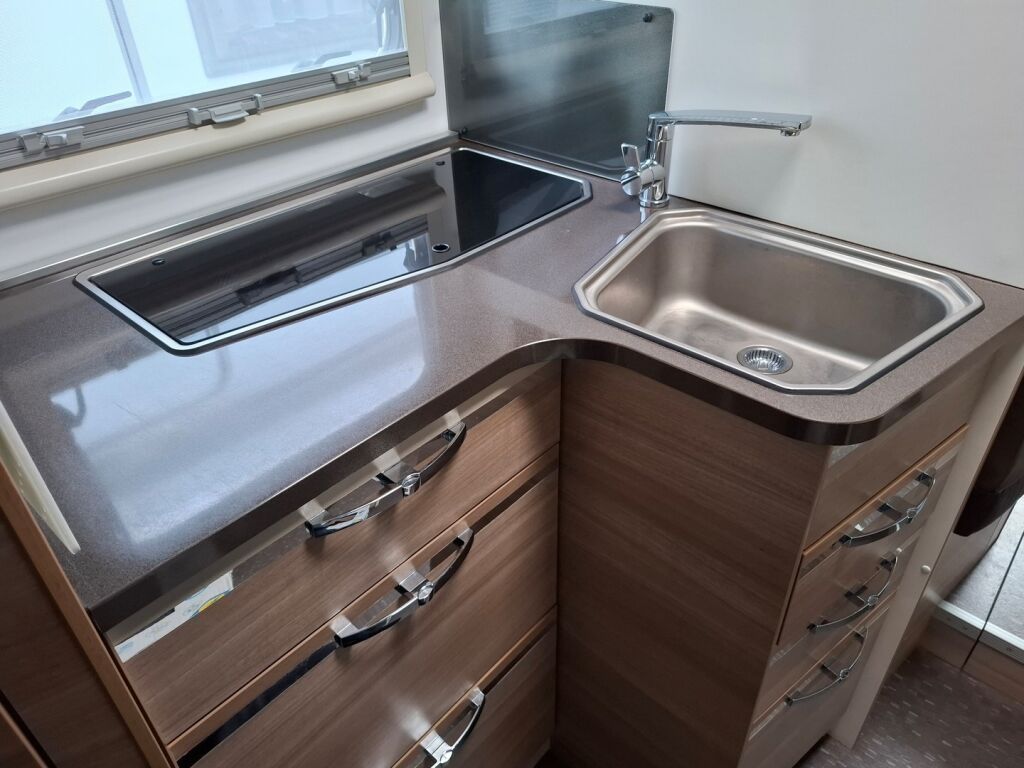 Adria MATRIX M 650 SF 2015 Valkoinen