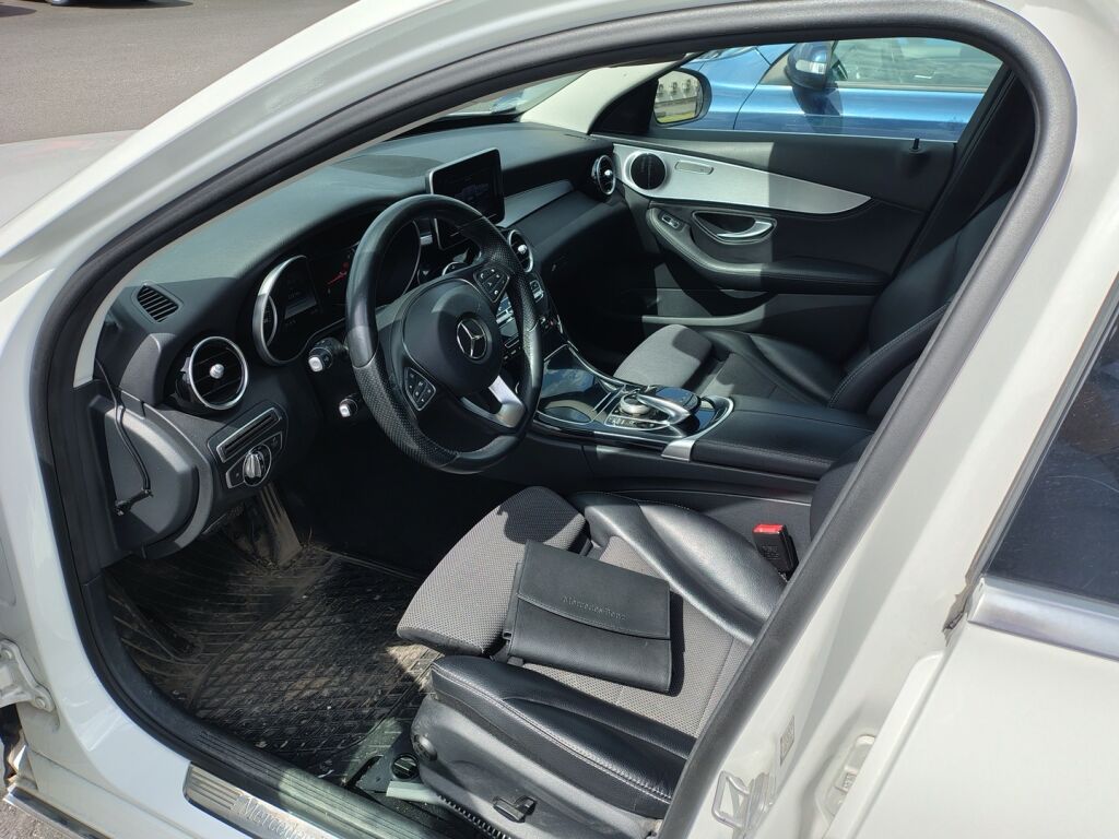Mercedes-Benz C 2015 Valkoinen
