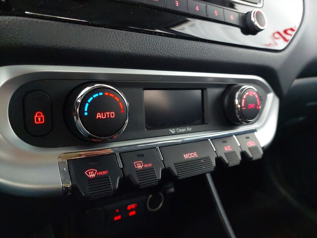 Kia Rio 2016 Sininen