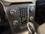 Volvo V40 Cross Country 2015 Musta