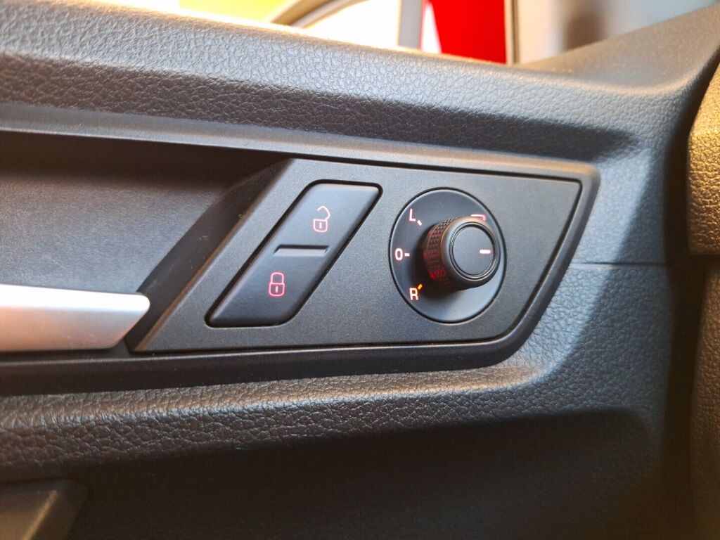 Volkswagen Caddy Maxi 2015 Punainen