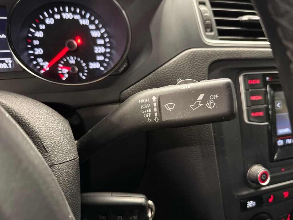 Volkswagen Jetta 2015 Valkoinen